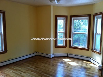 Jamaica Plain Nice 3 Bed 2 Bath available 9/1 on Nira Ave in Jamaica Plain  Boston - $5,200