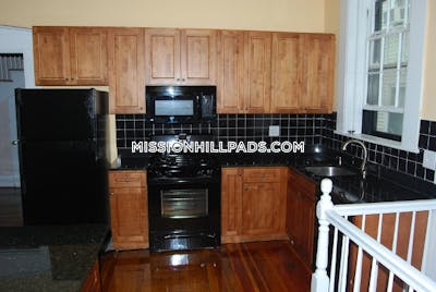 Mission Hill 5 Beds 3 Baths Boston - $8,800