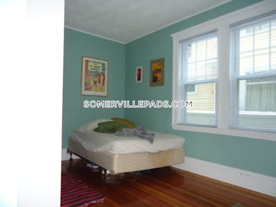 Somerville Nice 4 bed 1 bath  apartment in Somerville    Tufts - $4,900