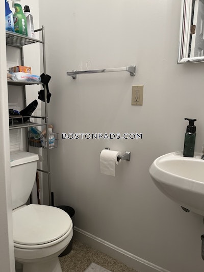 Brookline 0 Bed 1 Bath BROOKLINE- LONGWOOD AREA $1,895  Longwood Area - $1,995 No Fee