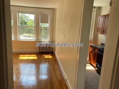 Fenway/kenmore Renovated 1 bed 1 bath available 9/1 on Boylston St in Fenway! Boston - $2,350 50% Fee