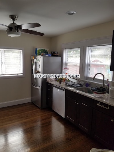 Medford 3 Beds 1 Bath  Tufts - $4,200