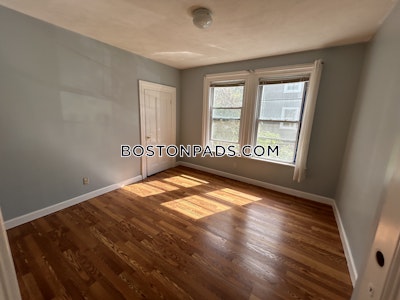 Newton 3 Beds 1 Bath  Newton Centre - $3,950