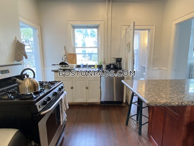 Somerville 5 Beds 1 Bath  Tufts - $6,375