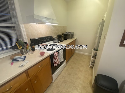 Somerville 3 Bed, 1 Bath Unit  Tufts - $3,900