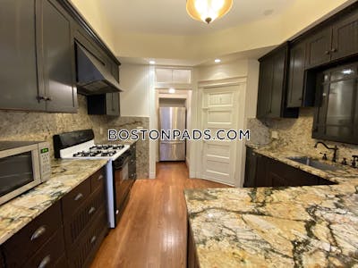 Brookline BEAUTIFUL 1 BED 1 BATH NEAR LONGWOOD MEDICAL AREA  Longwood Area - $3,100 50% Fee