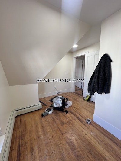 Jamaica Plain Newly Renovated 3 Bed 1.5 bath available NOW on Forbes St in Boston! Boston - $3,500