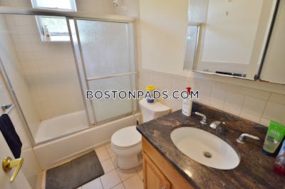 Back Bay Amazing location, no brokers fee and hardwood flooring!  Boston - $5,100